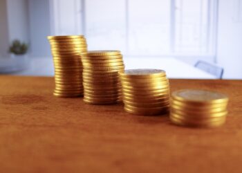 7 Categories of Individuals You Should Avoid Trusting with Your Money, According to Psychology