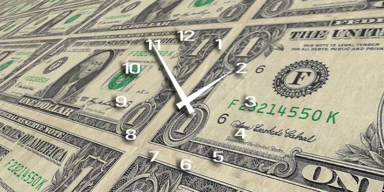 clock 2883626 960 720 - Business Help and Advice Wealthy Individuals Tend to Steer Clear of These 7 Common Spending Habits